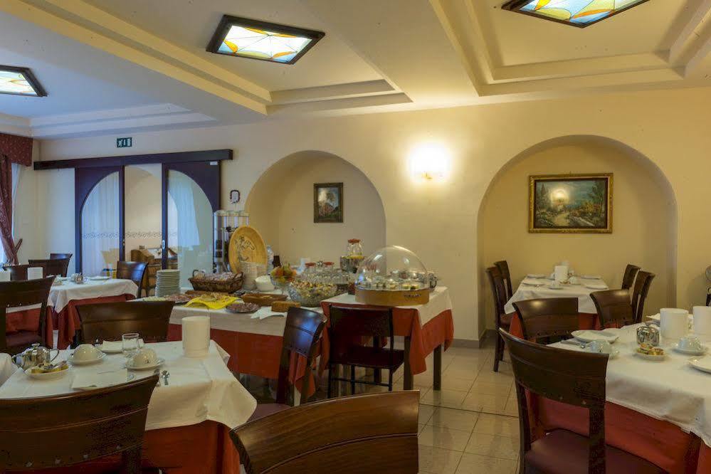 Hotel Stella Рапалло Экстерьер фото