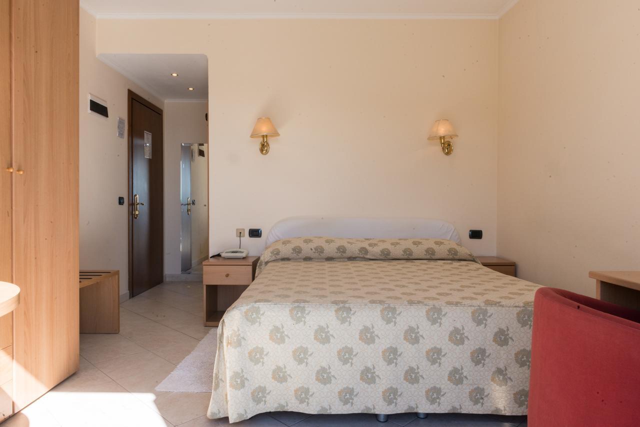Hotel Stella Рапалло Экстерьер фото