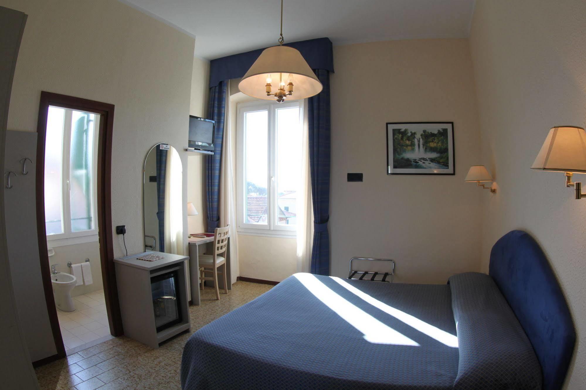 Hotel Stella Рапалло Экстерьер фото